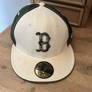 Boston Red Sox Fitted Hat MLB New Era 59FIFTY White Camo Size 7 1/4 Baseball